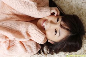 Yua Saito << Tantang pose seksi dengan senyum polos!