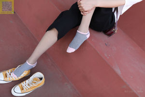 [Camellia Photography LSS] NO.129 Sepatu kanvas kaus kaki katun sutra abu-abu
