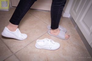 [Camellia Photography LSS] NO.086 J'ai enlevé mes chaussettes et je les ai lavées en entrant dans la porte
