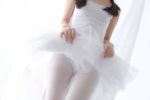 "Chica Lori de seda blanca" [Fundación Sen Luo] X-042