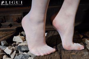 Модель Вэньсинь "Искушение белого шелка" [丽 柜 LiGui] Фотография красивых ног и нефритовых ступней