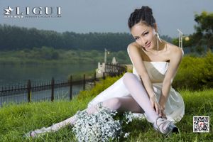 Model Cher "Weißes Kleid aus Seide + Röhrenoberteil" [丽 柜 Ligui]
