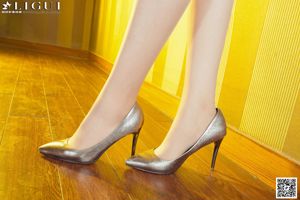 Model AMY "Beauty with Long Legs Uniform and High-heeled Silk Feet" [丽柜 LiGui] Photo of Beautiful Legs and Jade Feet