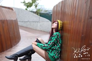 Taïwan modèle Liao Tingling / Kila Jingjing "Robe longue verte + bottes" Street Shoot