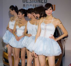 Mia Wei Jingxuan set gambar HD "Volvo Auto Show Beauty Milk Series"