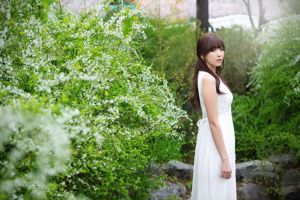 Li Enhuis "Beautiful White Dress" Outdoor-Shooting