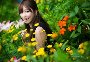 Dewi Korea Selatan Lee Erhui "Pemotretan luar ruangan seri rok panjang yang indah"