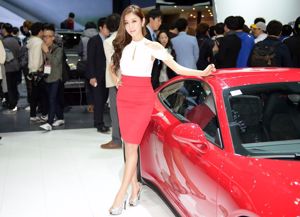 Collection de photos du modèle de voiture coréen Cui Xingya / Cui Xinger "Red Skirt Series at Auto Show"